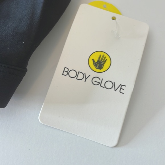 Body Glove Bikini Swim Top Alison Black D/DD Cup Size Medium - Picture 8 of 9